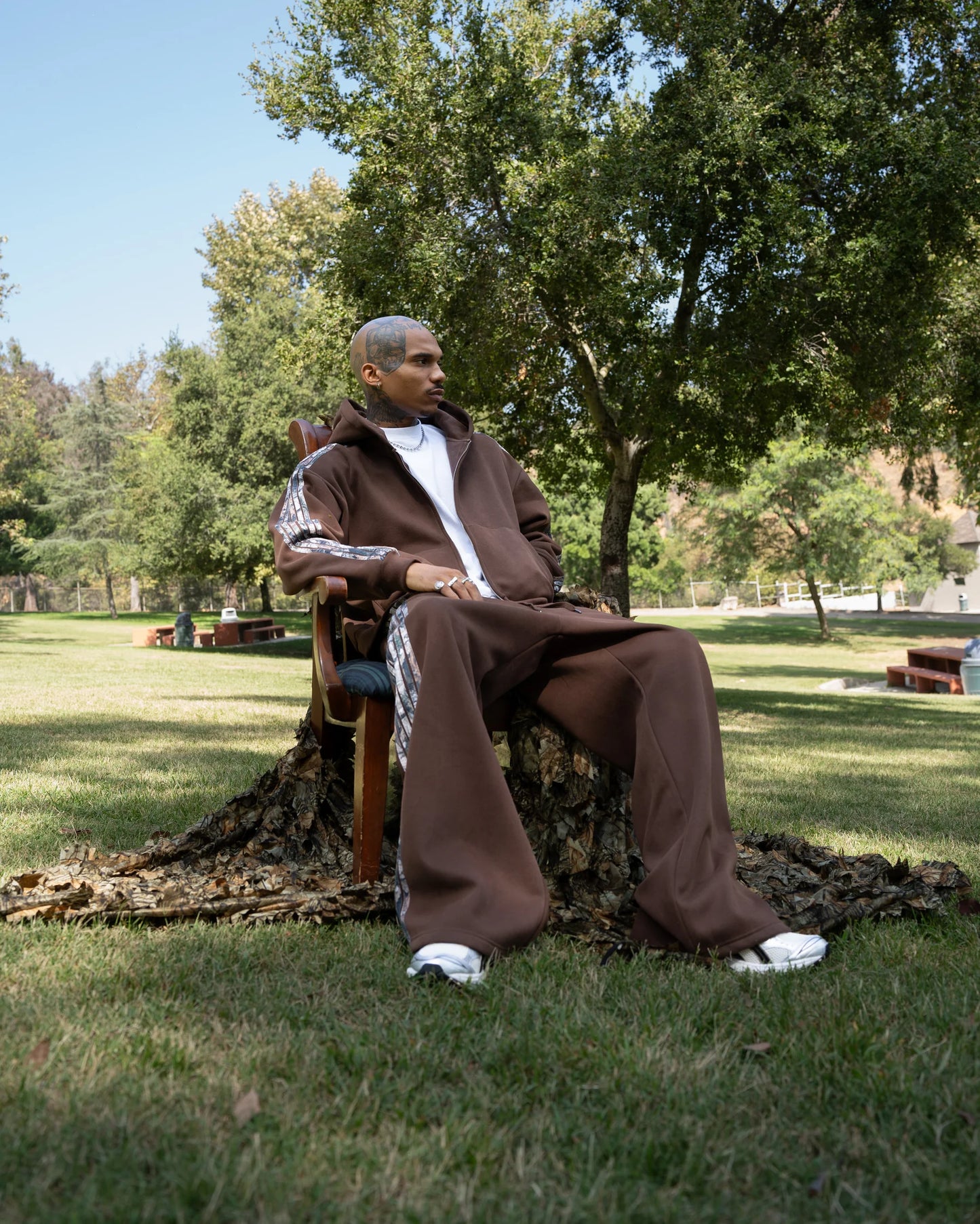 CAMO STRIPED BAGGY SWEATS - BROWN